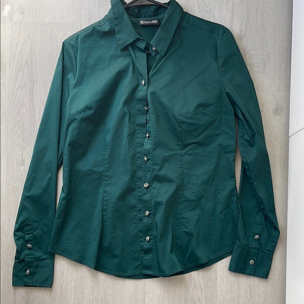Women’s New York and Company Green Shirt
